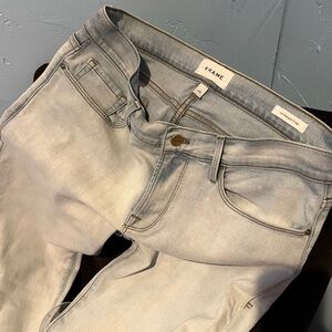 FRAME stone washed Le Garçon cropped jeans.  New without tags size 29